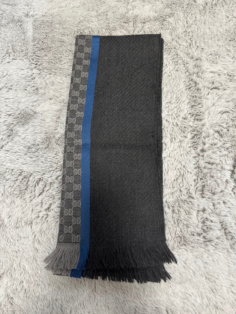 GUCCI グレー 青 マフラー