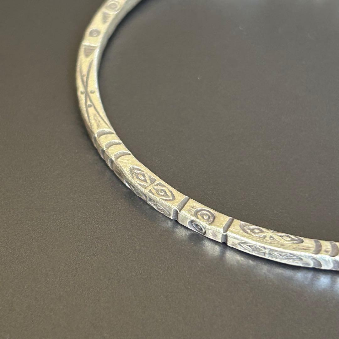 カレンシルバー 彫刻バングル ビーズデザイン 細身 ハンドメイド　ユニセックス