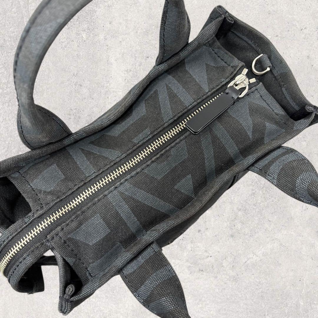 さら《期間限定セール中》マークジェイコブス ザ アウトライン モノグラム