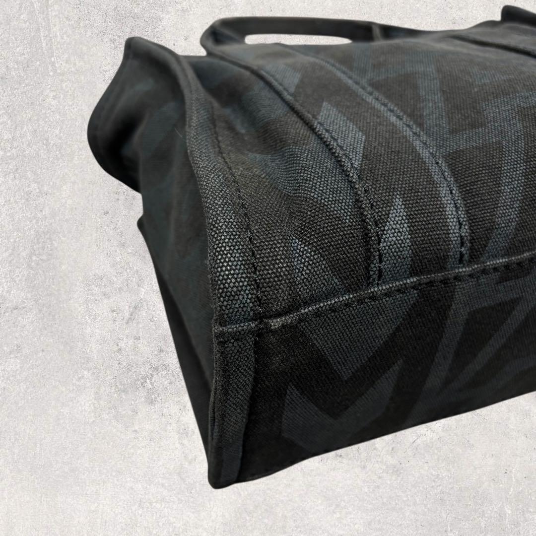 さら《期間限定セール中》マークジェイコブス ザ アウトライン モノグラム