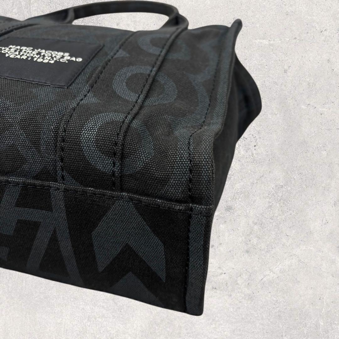 さら《期間限定セール中》マークジェイコブス ザ アウトライン モノグラム