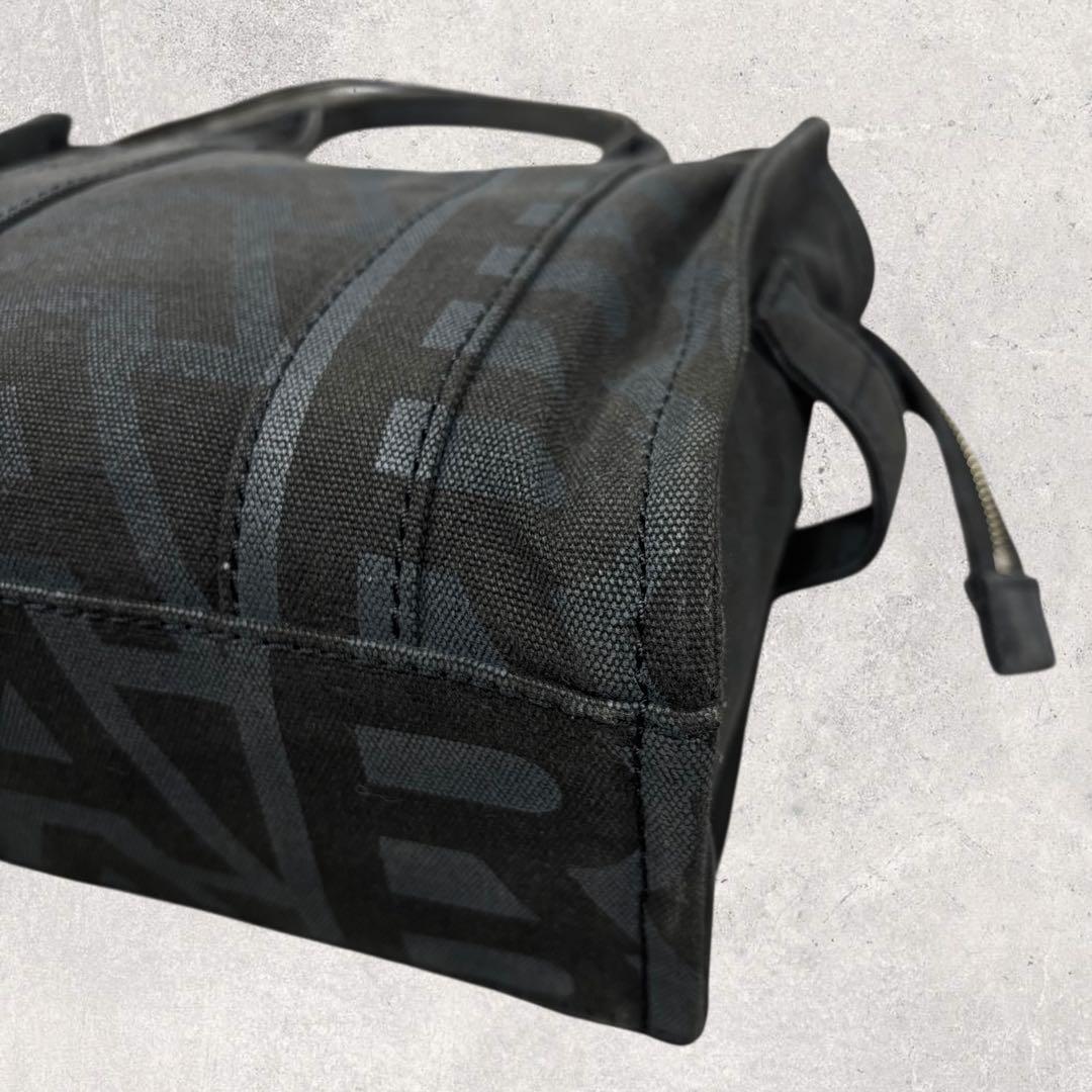 さら《期間限定セール中》マークジェイコブス ザ アウトライン モノグラム