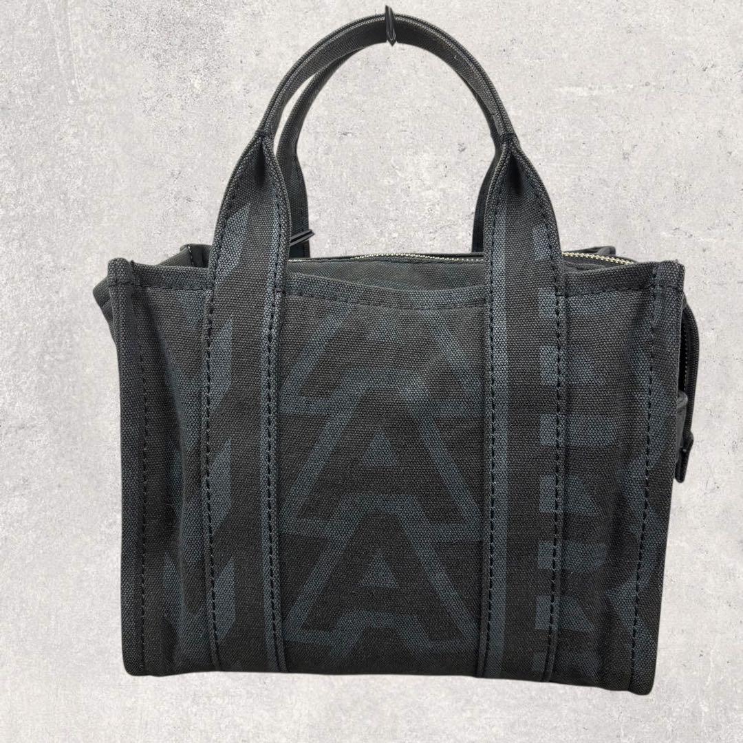 さら《期間限定セール中》マークジェイコブス ザ アウトライン モノグラム