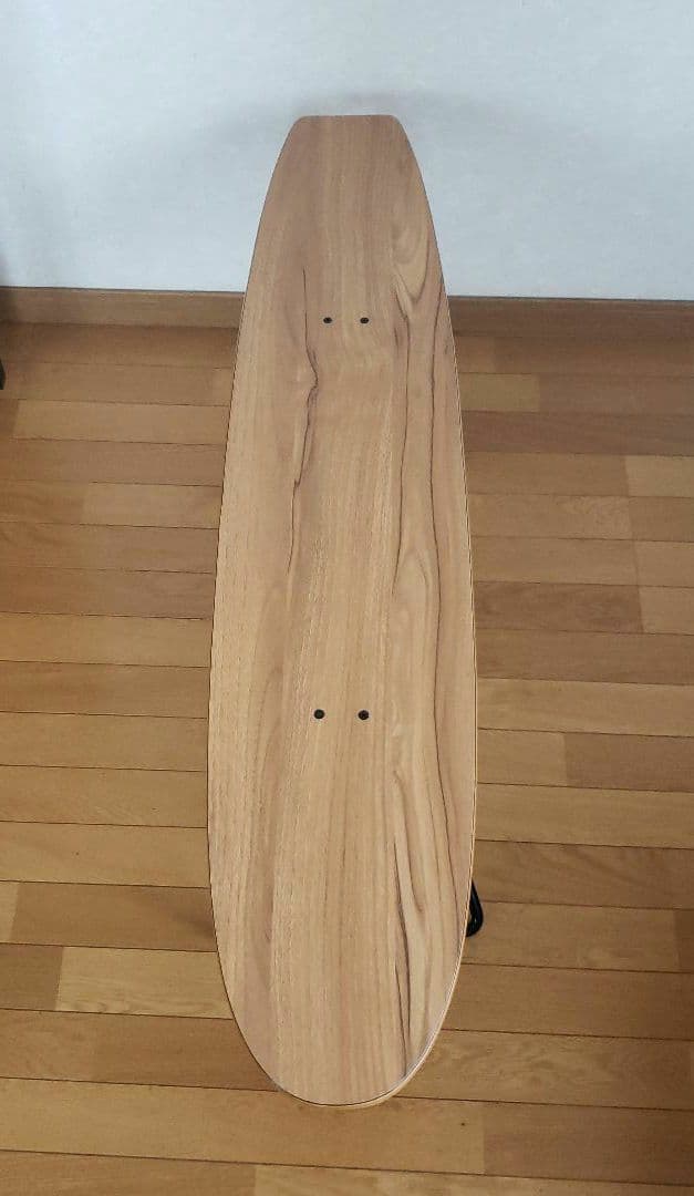 【ROOM ESSENCE/スケートボードテーブル】