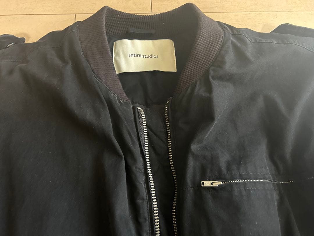 エンタイアスタジオ ボンバージャケット 黒色