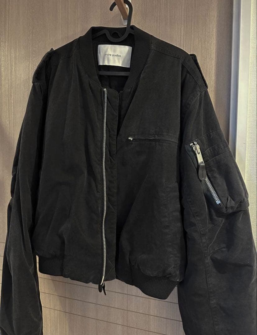エンタイアスタジオ ボンバージャケット 黒色