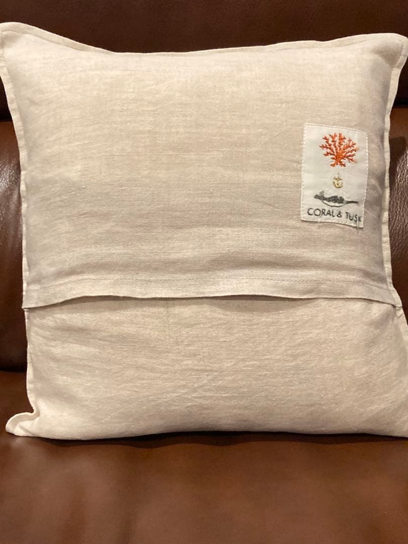 コーラルアンドタスク✴︎クッション　中材付き（羽毛）