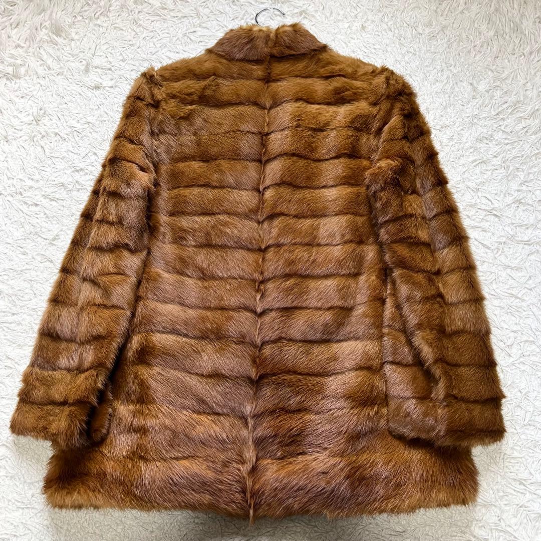 激レアデザイン エンバ 横段 リアルファーコート 本毛皮