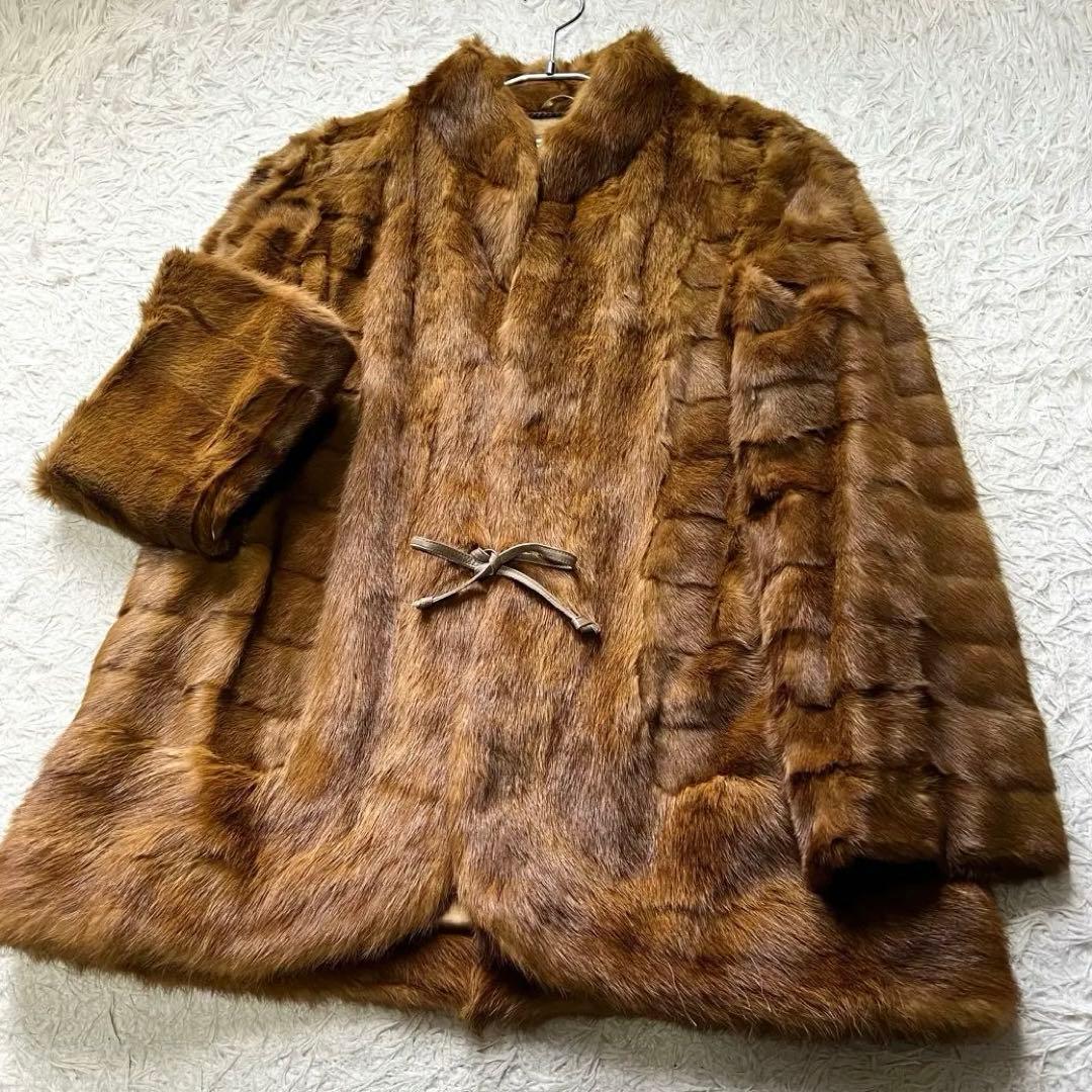 激レアデザイン エンバ 横段 リアルファーコート 本毛皮