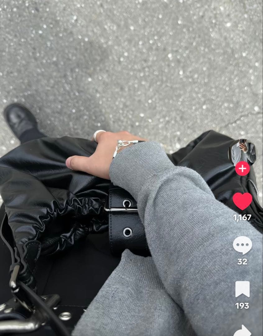 【即完品】ZARA ギャザー&バックル マキシバケットバッグ　ショルダーバッグ