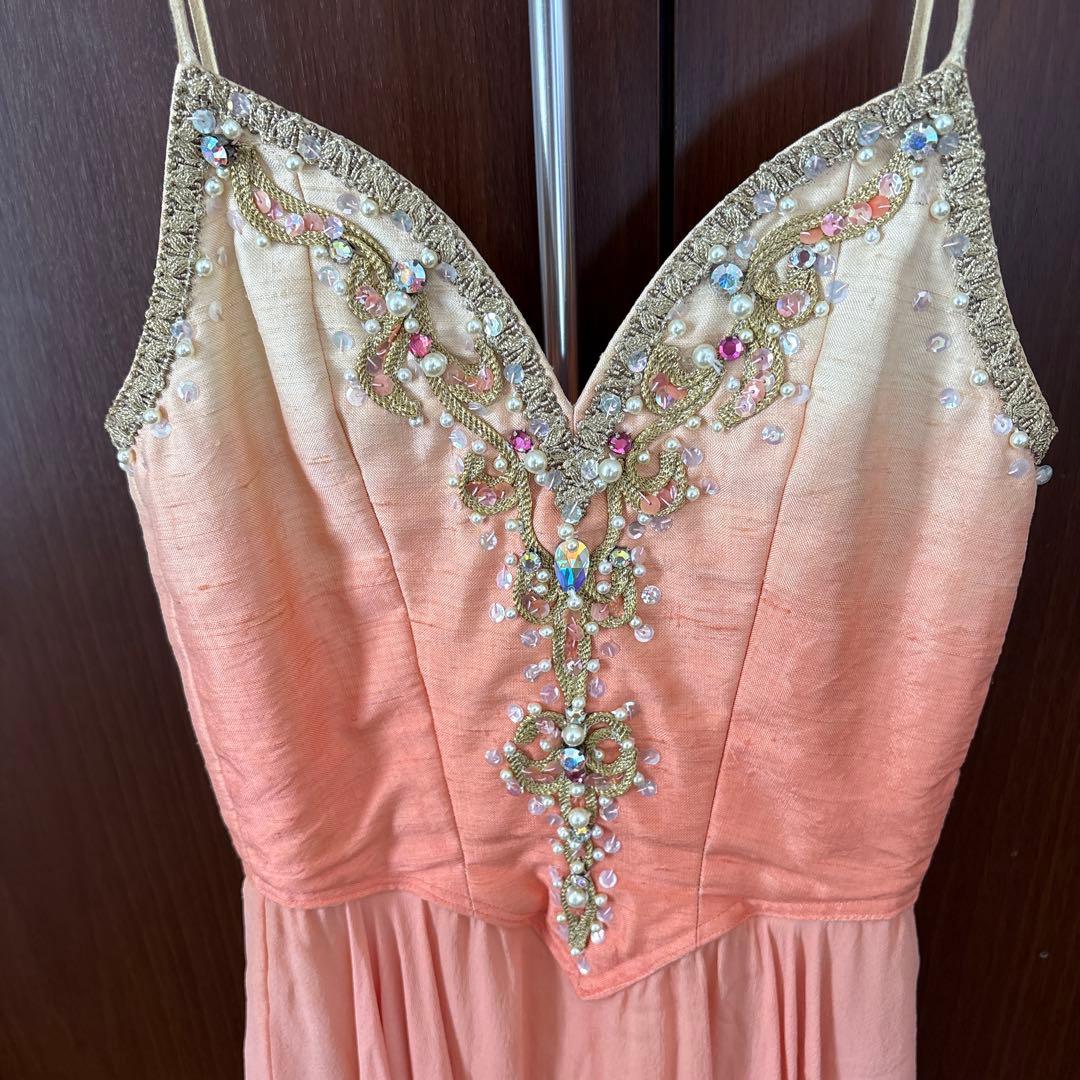 バレエ衣装とティアラ