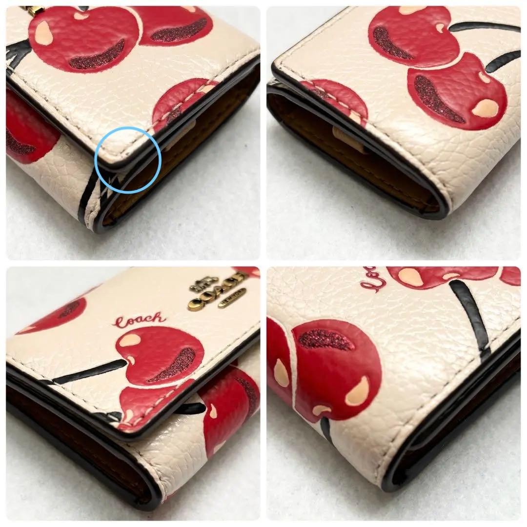 【美品】COACH コーチ チェリー柄 キーケース　ホワイト　ペブル　レザー