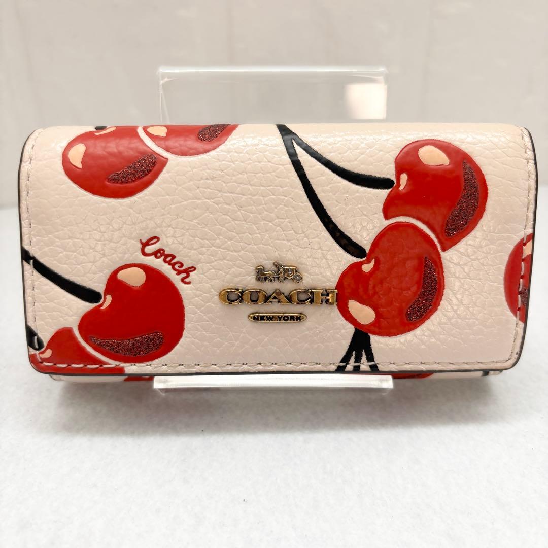 【美品】COACH コーチ チェリー柄 キーケース　ホワイト　ペブル　レザー