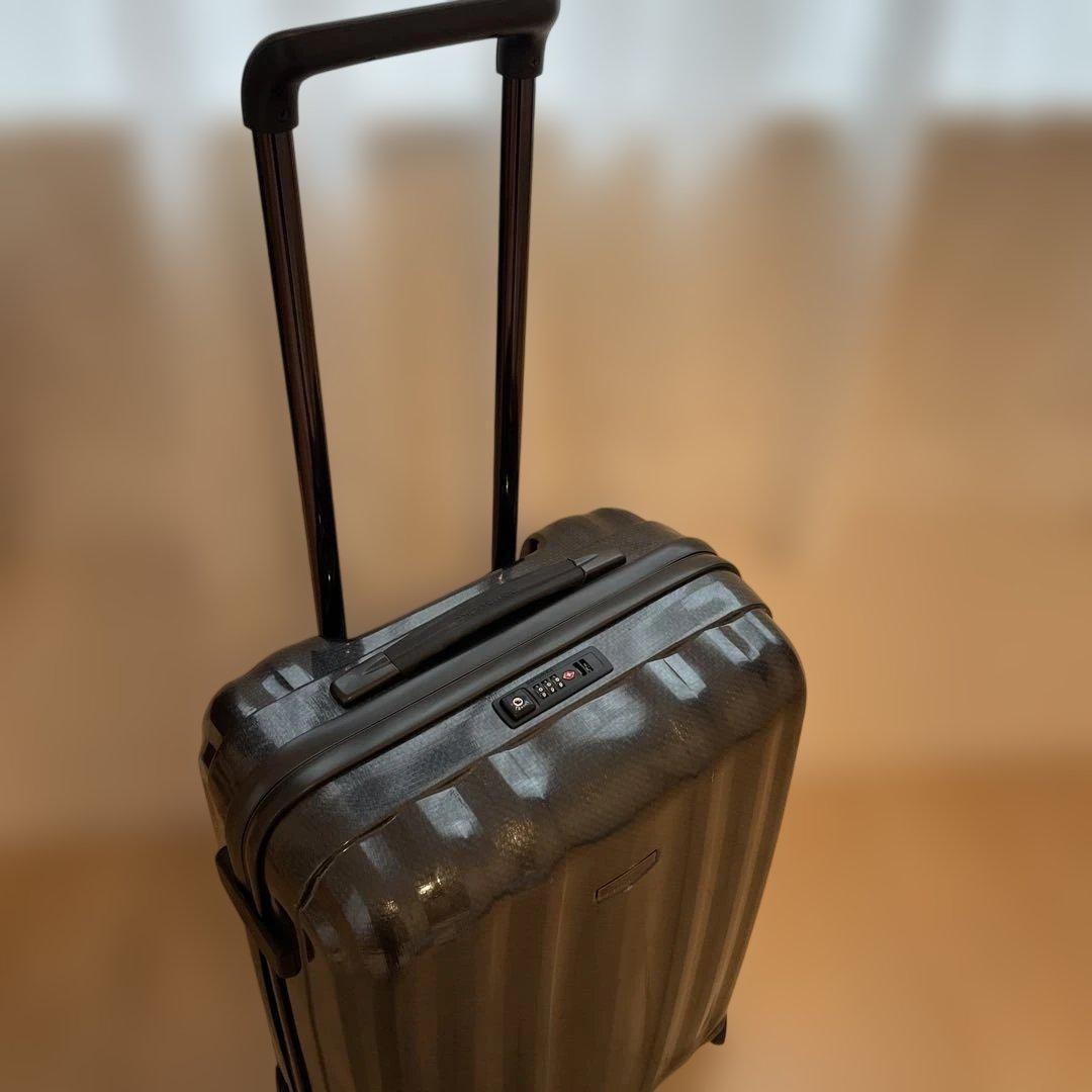 サムソナイト超軽量キューブライト68(コスモライト高級) 無料預入サイズ