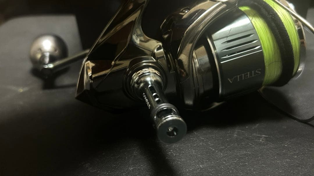 22ステラ 4000xg ハンドルノブ、リールスタンド付き