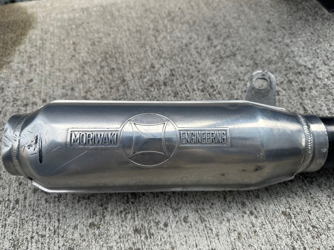 モリワキ　マフラーゼファーχ