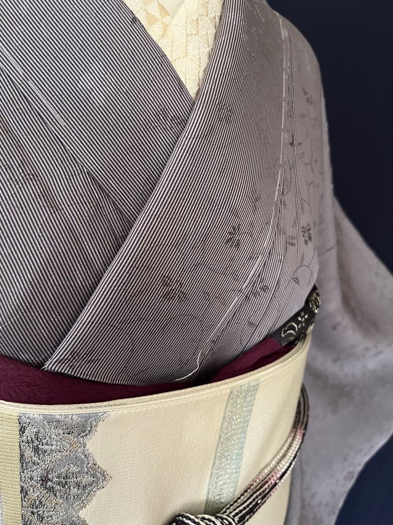 【小紋お召】お直し承りました　小花柄のお召　　※日本の絹シリーズ　　　　しつけ付