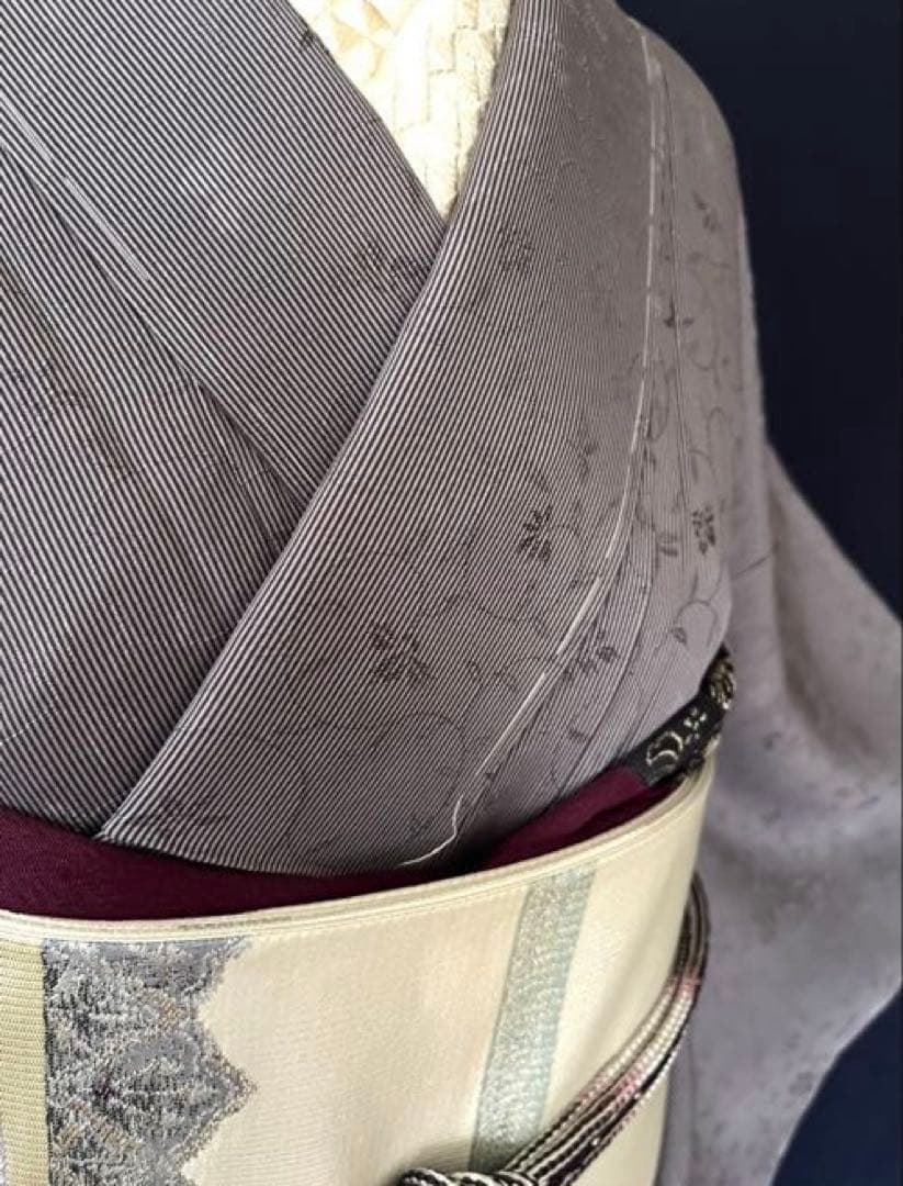 【小紋お召】お直し承りました　小花柄のお召　　※日本の絹シリーズ　　　　しつけ付