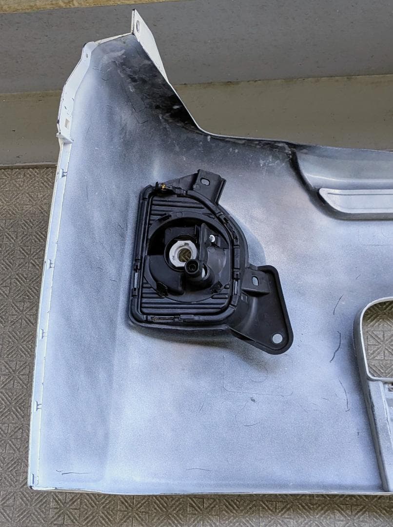 トヨタ 200系4型 ハイエース フロントバンパー 中古