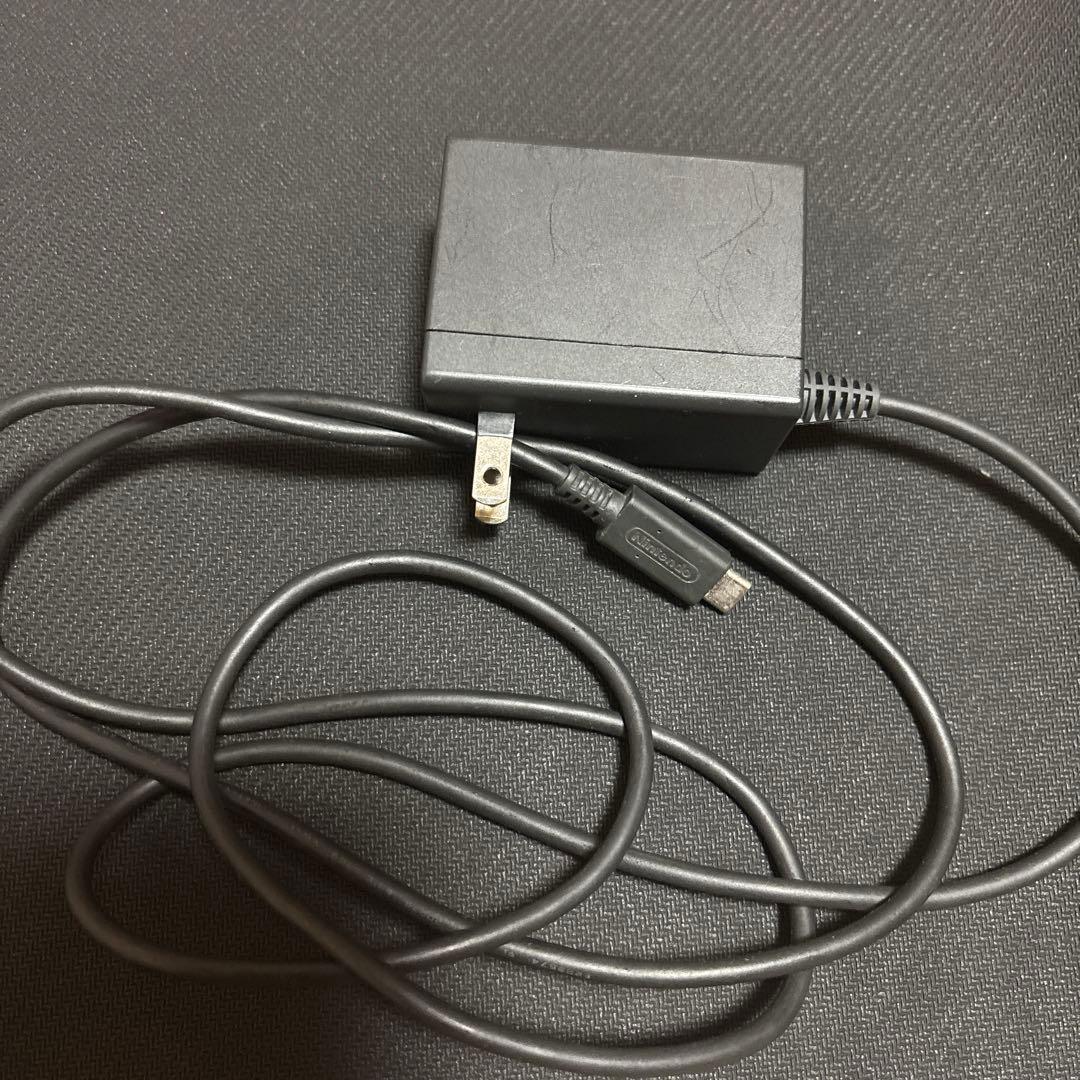 t*3様 【週末値下げ】NintendoSwitch 本体 ジョイコン、充電器付