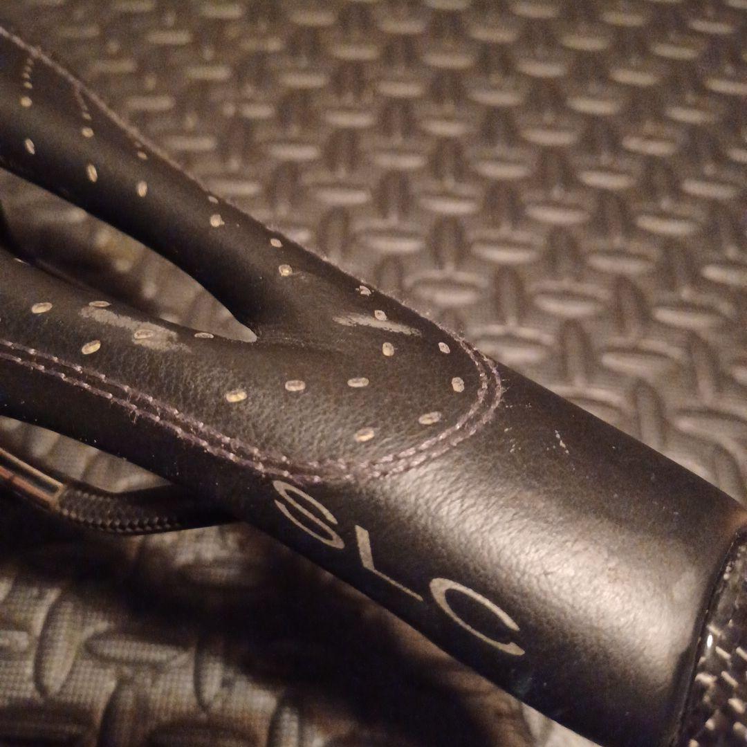 セライタリア カーボン 牛革 サドル