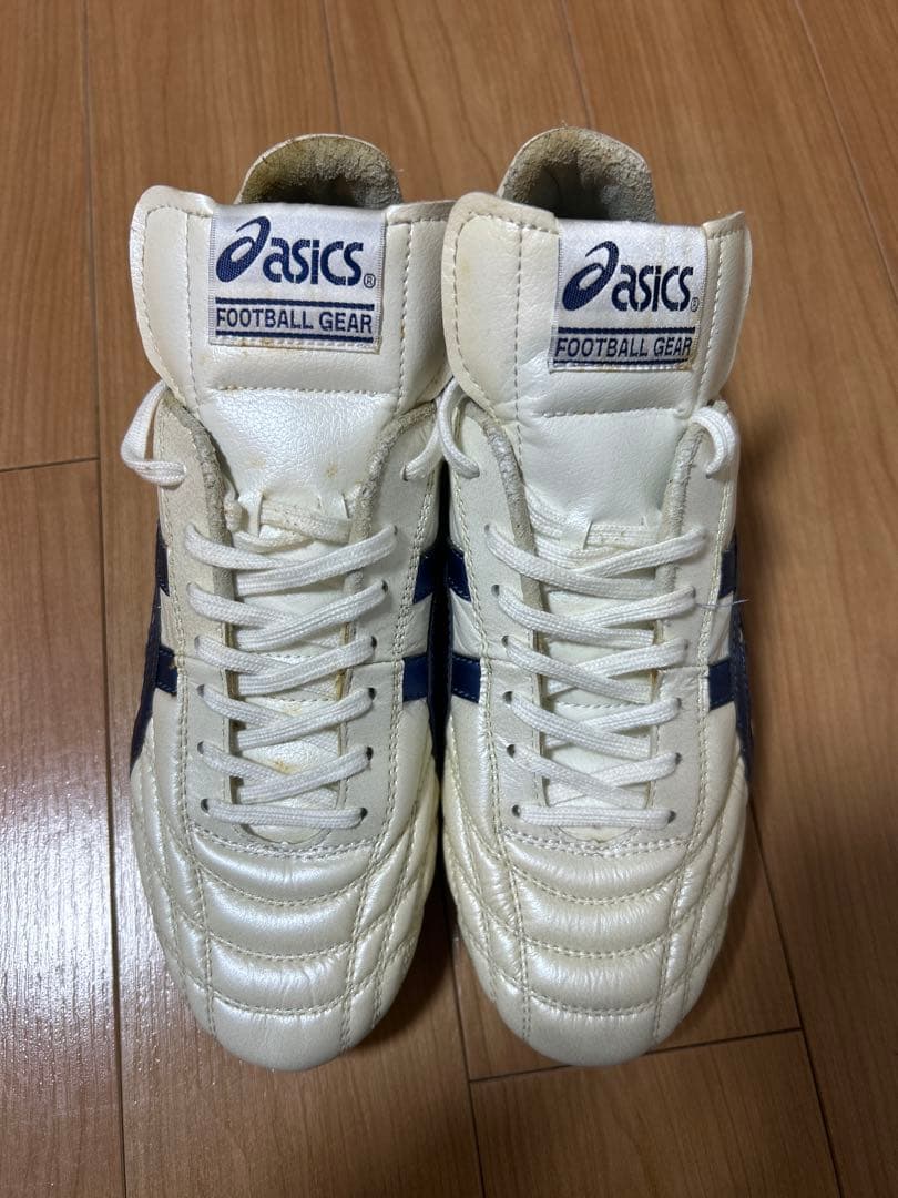 アシックスサッカースパイク　2010 24センチ