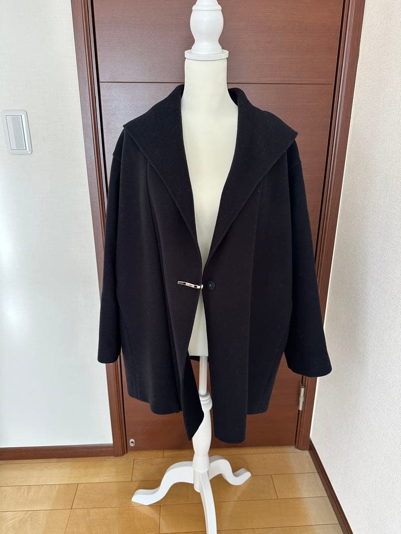 ガリャルダガランテ 上品ネイビーフロントメタルパーツリバーショールコート