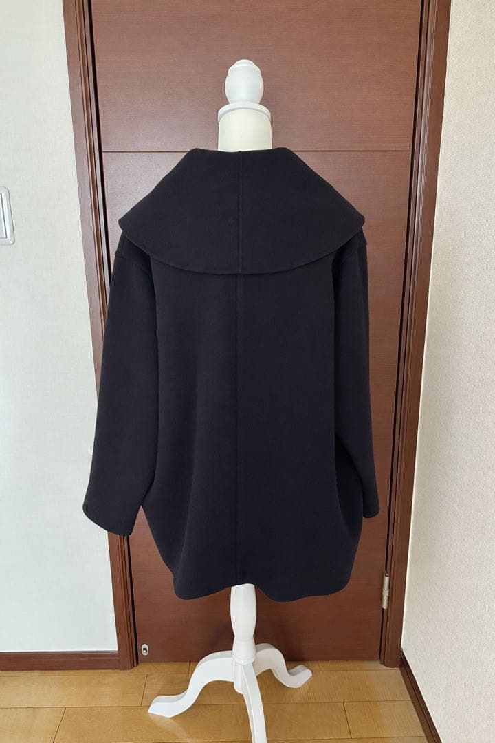ガリャルダガランテ 上品ネイビーフロントメタルパーツリバーショールコート