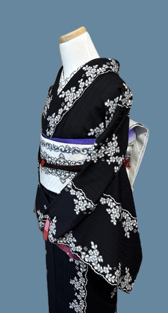 専用：着物８　松田聖子　小花スカラップ柄袷着物　黒　正絹　身丈１６９裄丈６９.５