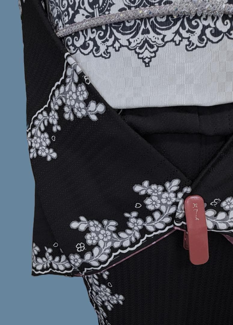 専用：着物８　松田聖子　小花スカラップ柄袷着物　黒　正絹　身丈１６９裄丈６９.５