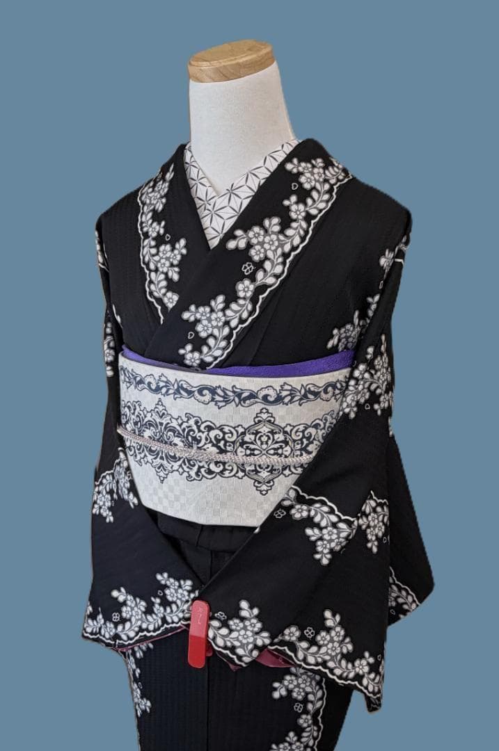 専用：着物８　松田聖子　小花スカラップ柄袷着物　黒　正絹　身丈１６９裄丈６９.５