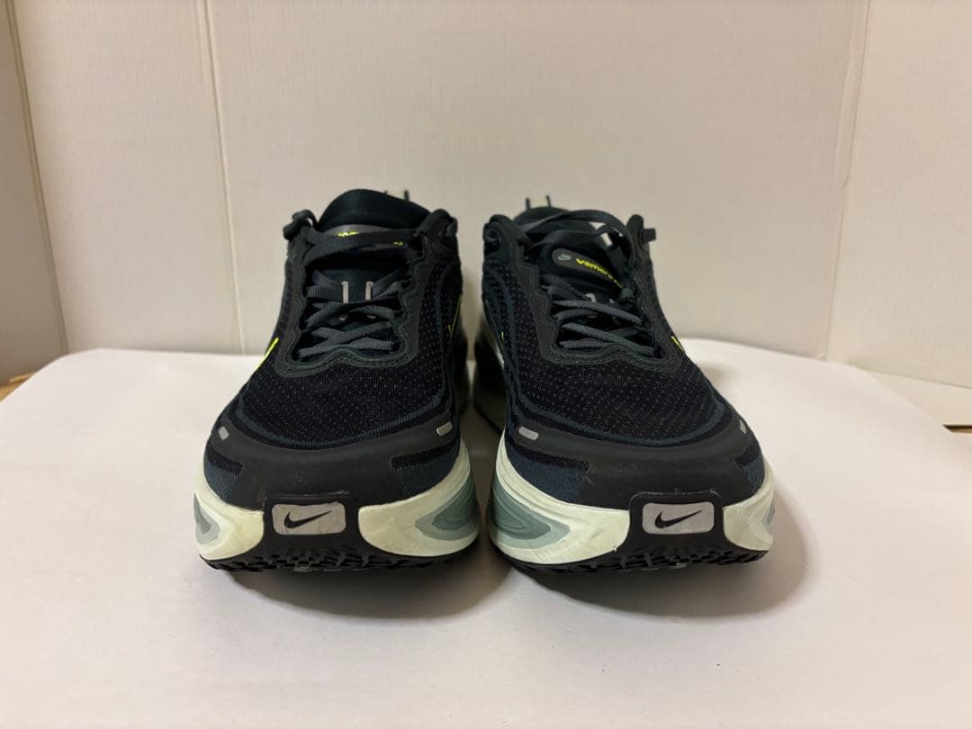 NIKE VOMERO PLUS ナイキ ボメロプラス　27.0cm