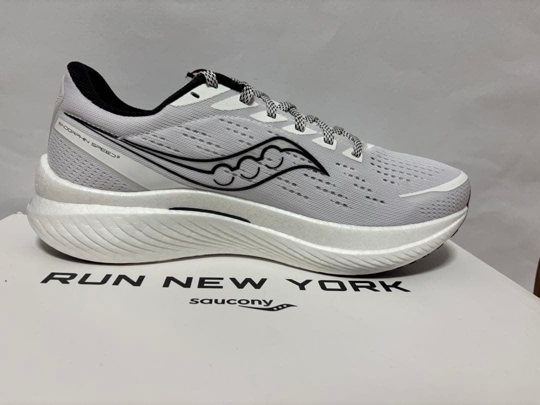 【新品・未使用品】サッカニー　エンドルフィンスピード3 ※28cm