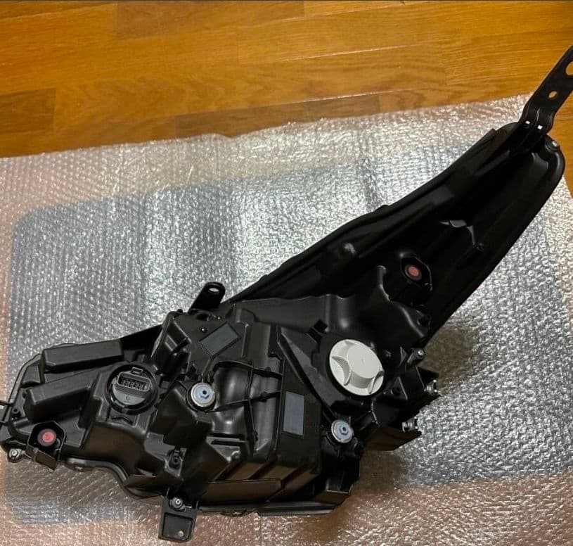 インプレッサ クロストレック GUD GUE 純正 右 ヘッドライト 4A