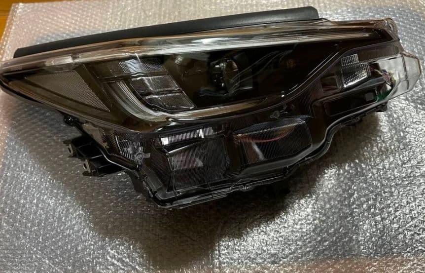 インプレッサ クロストレック GUD GUE 純正 右 ヘッドライト 4A