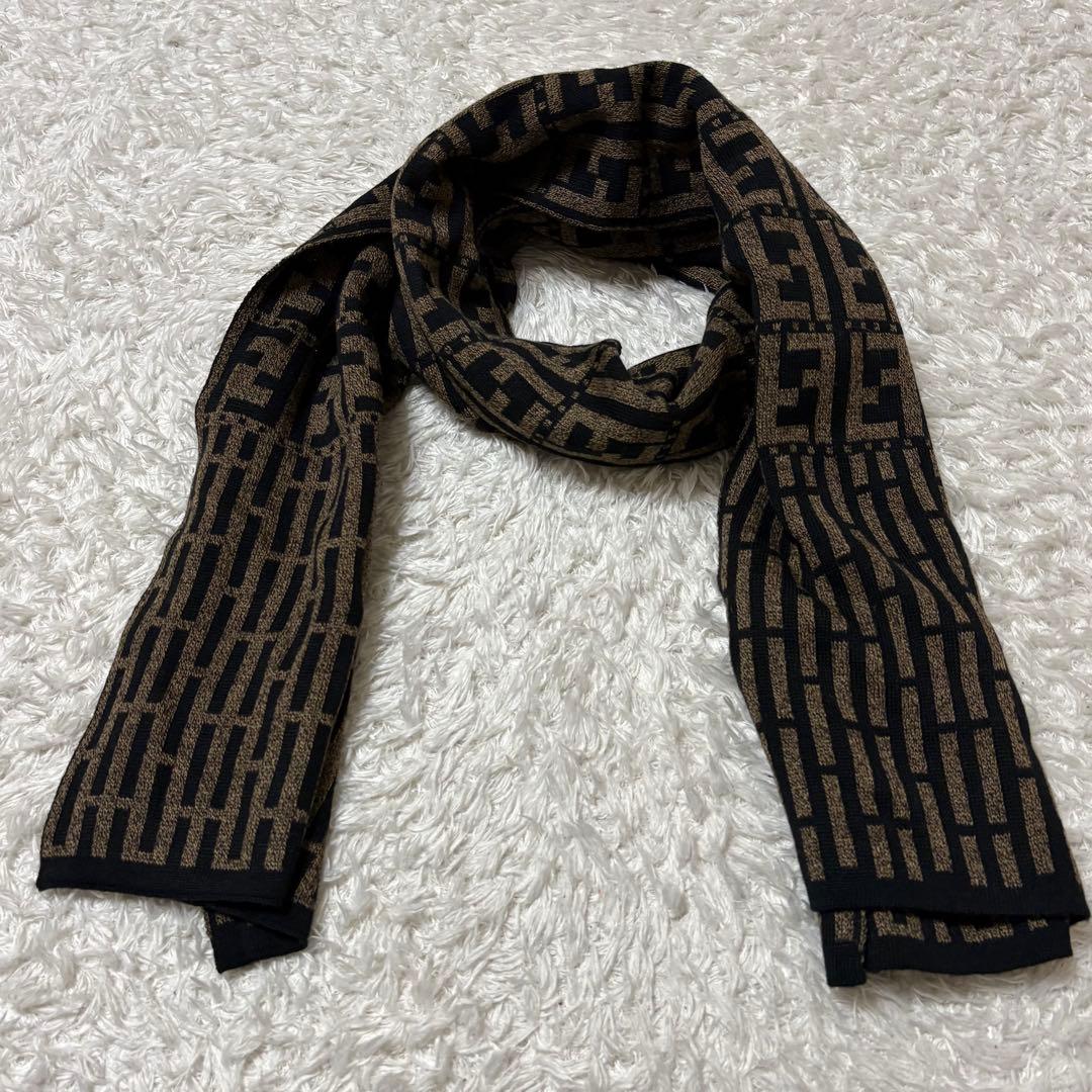 美品　イタリア製　FENDI リバーシブルマフラー　ズッカ　ウール
