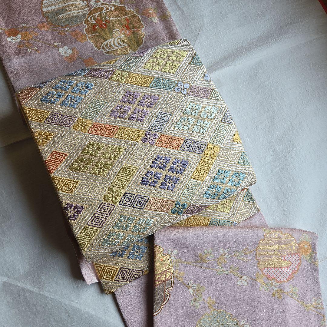 やさしいベージュ　菱取花菱文の袋帯