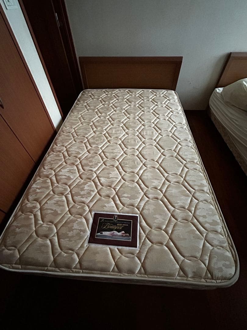 Simmons シモンズ　セミダブル スプリングマットレス ダブルクッション3台