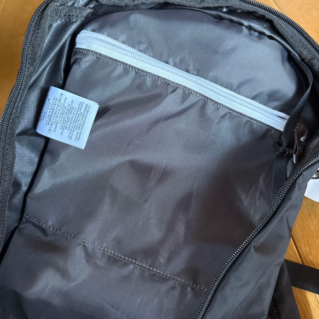 サロモン　Agile6SET 新古品未使用　商品タグ、フラスク付き