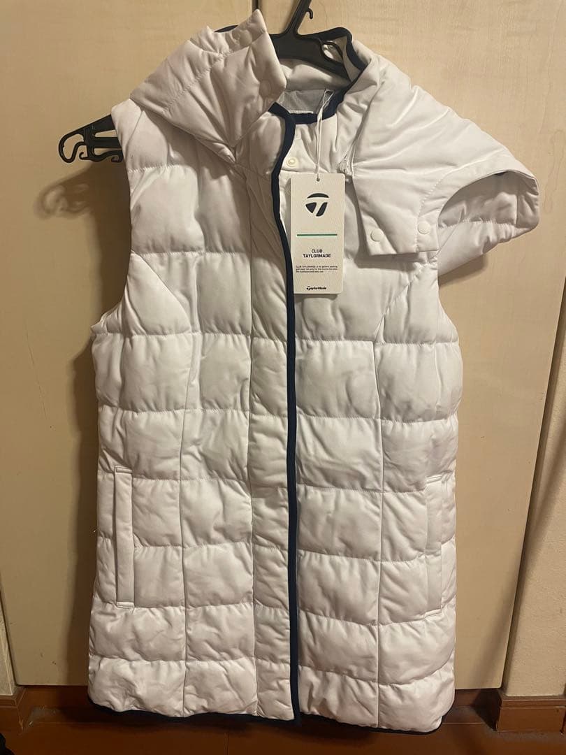 【新品タグ付き】TaylorMade 中綿ベストMサイズ