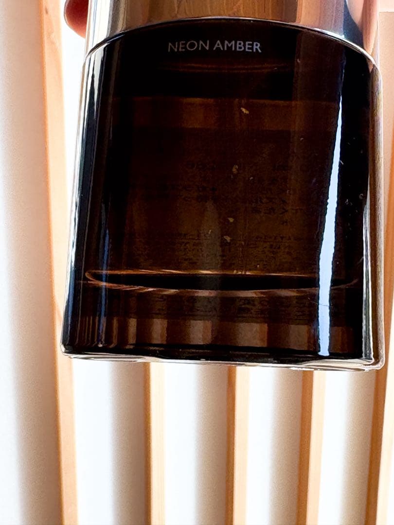 モルトンブラウン　香水　ネオンアンバー　オードパルファン