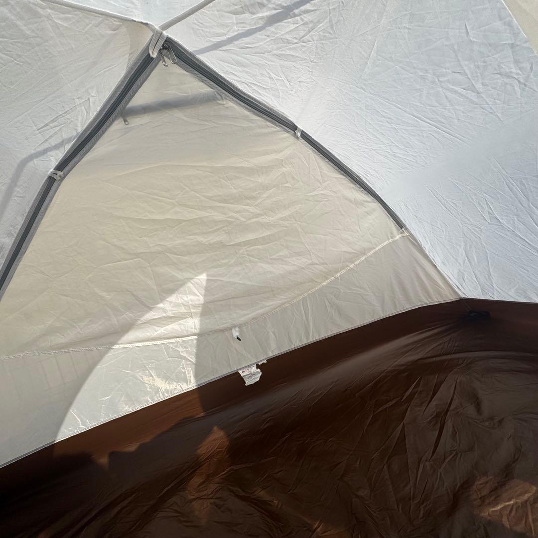 人気モンベル　クロノスドーム2 山岳テント　オレンジ　軽量コンパクト