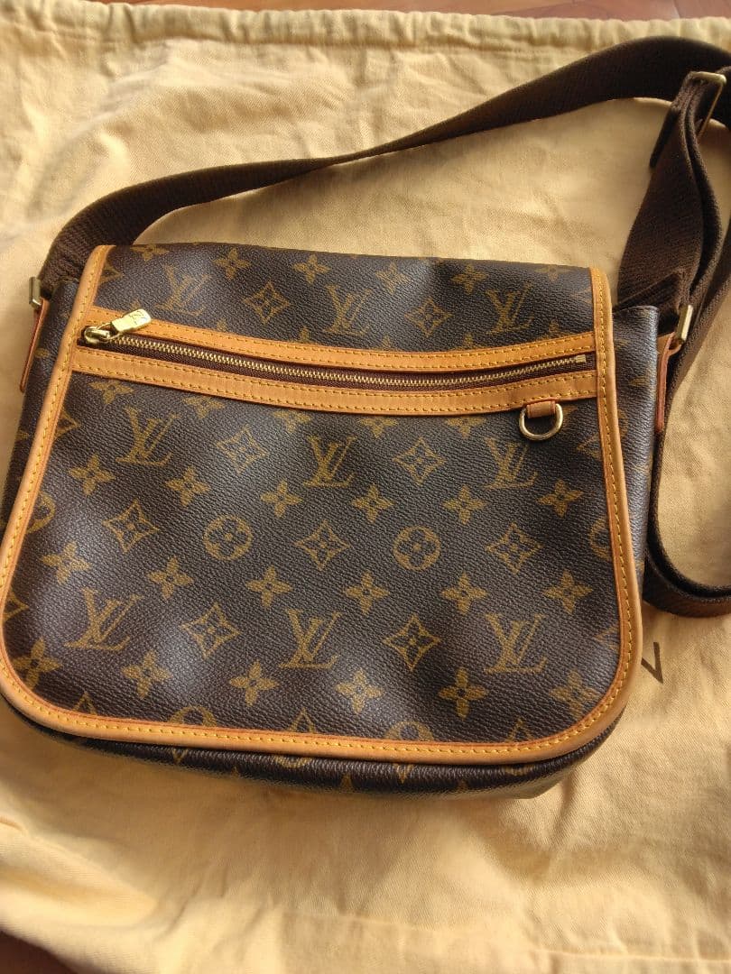 LOUIS VUITTON メッセンジャーボスフォールモノグラム