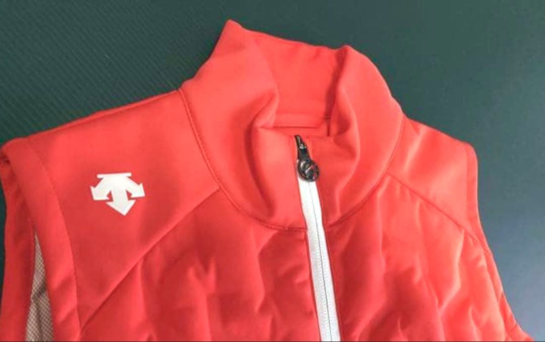 デサントゴルフ　上下②点セット　ダウンベスト　ダウンスカート 防寒