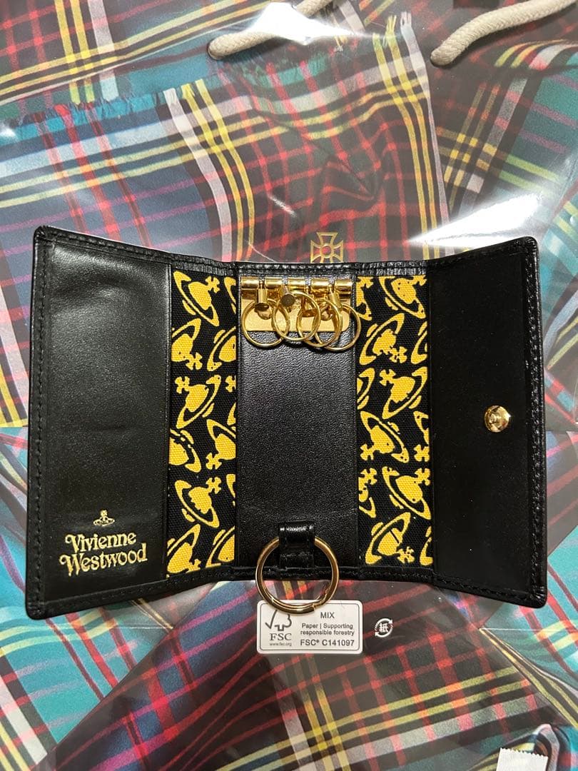 ブラックキーケース ゴールドロゴ付き