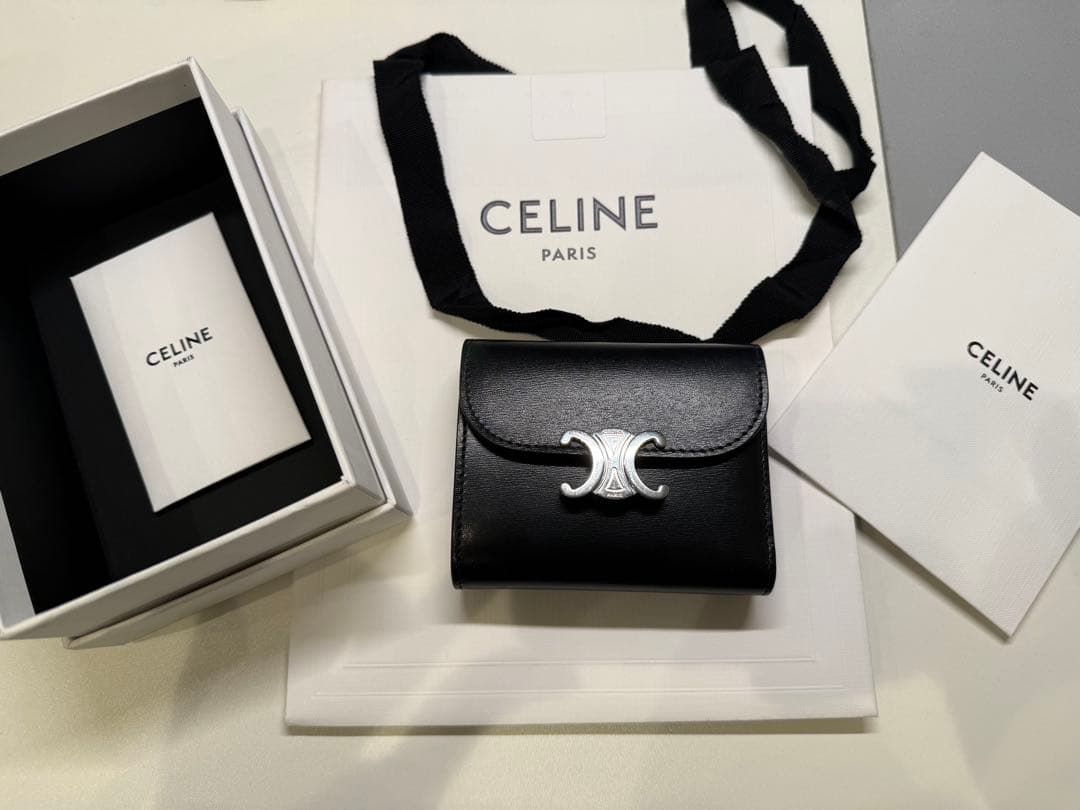 CELINE スモールフラップウォレット　トリオンフ　三つ折り財布　黒