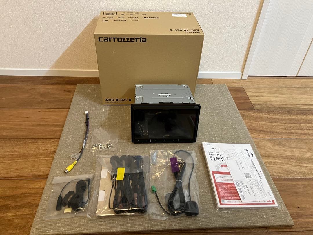 ひでさん【未使用品】カロッツェリア AVIC-RL821-D 8V型楽ナビ
