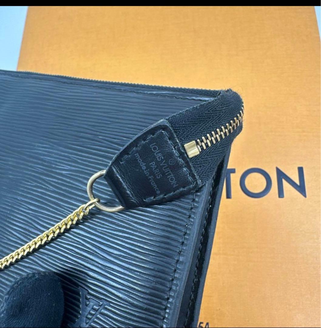 Louis Vuitton エピレザー ブラック クラッチバッグ