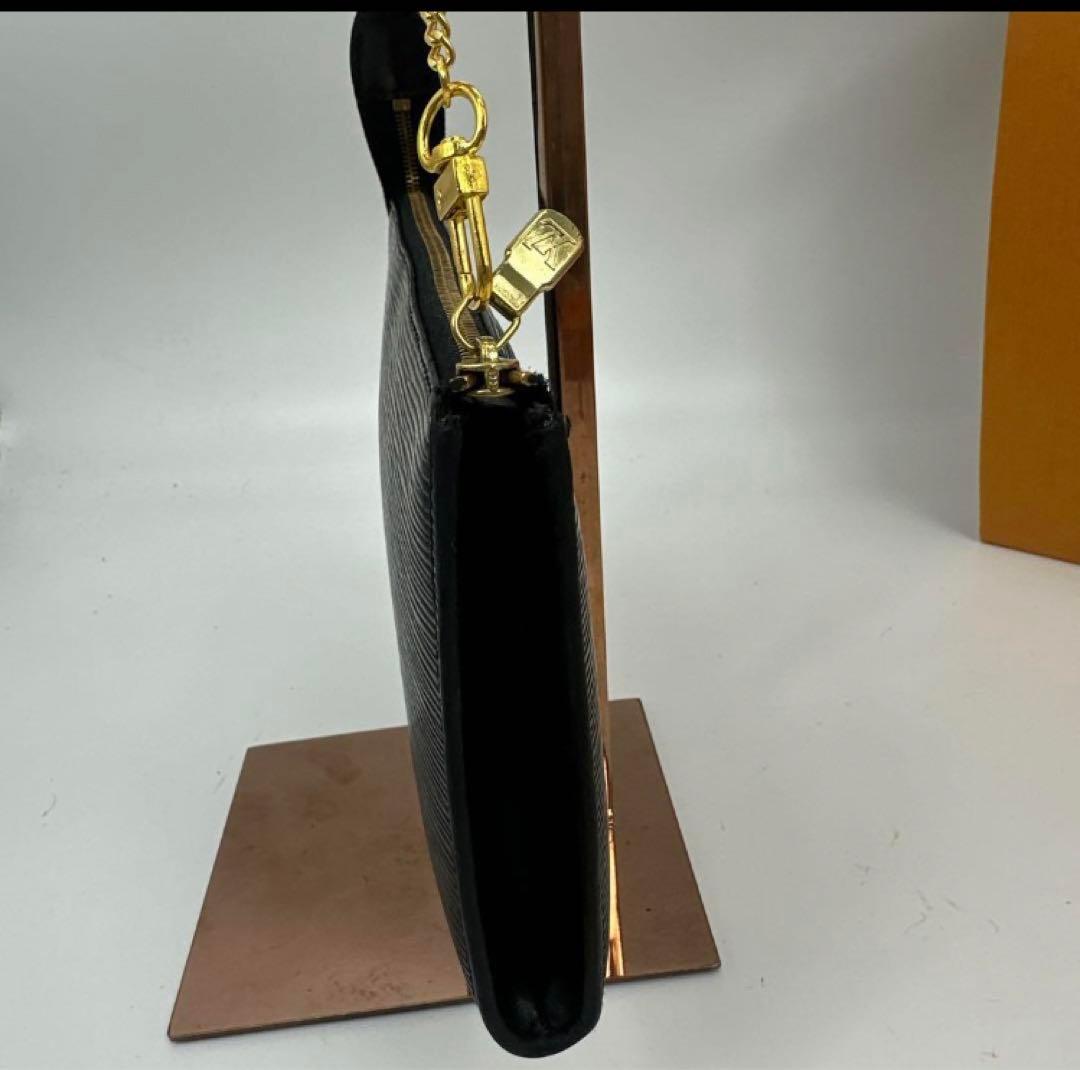 Louis Vuitton エピレザー ブラック クラッチバッグ