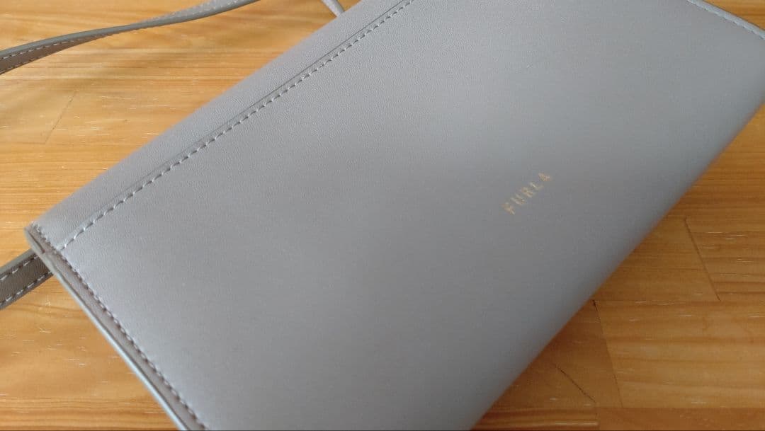 ジャスミン　フルラ meti ショルダーウォレット